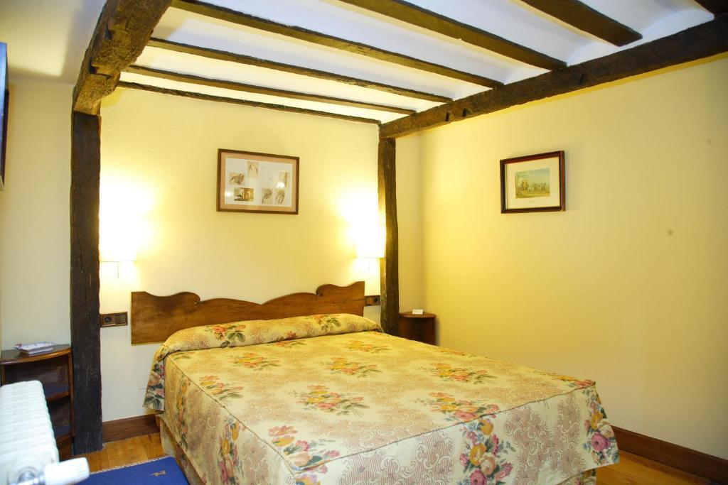 Posada La Torre de La Quintana Liendo Habitación foto